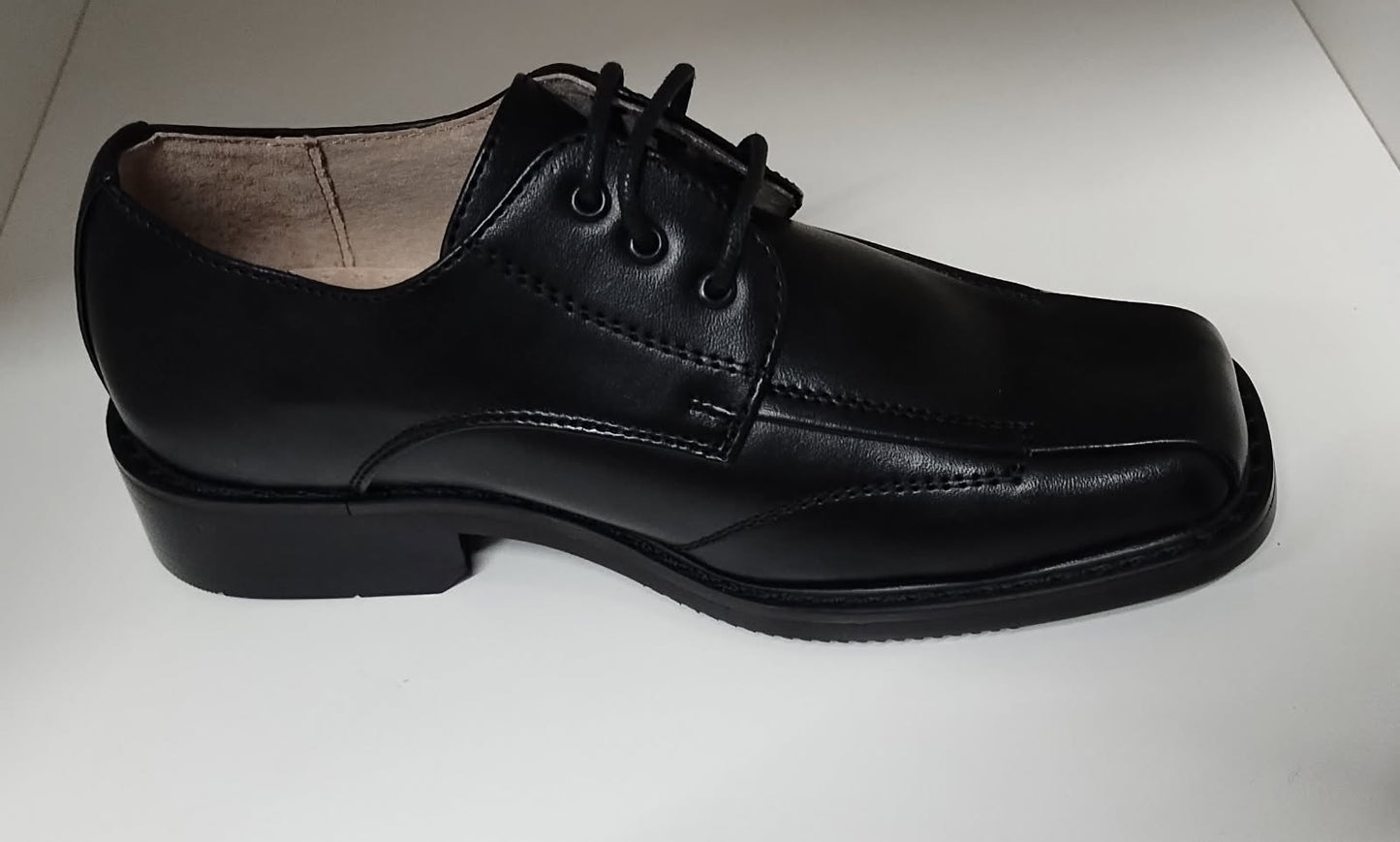 Shoes FG700