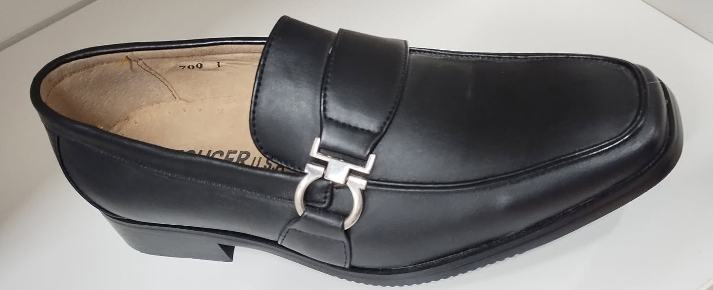Shoes FG709