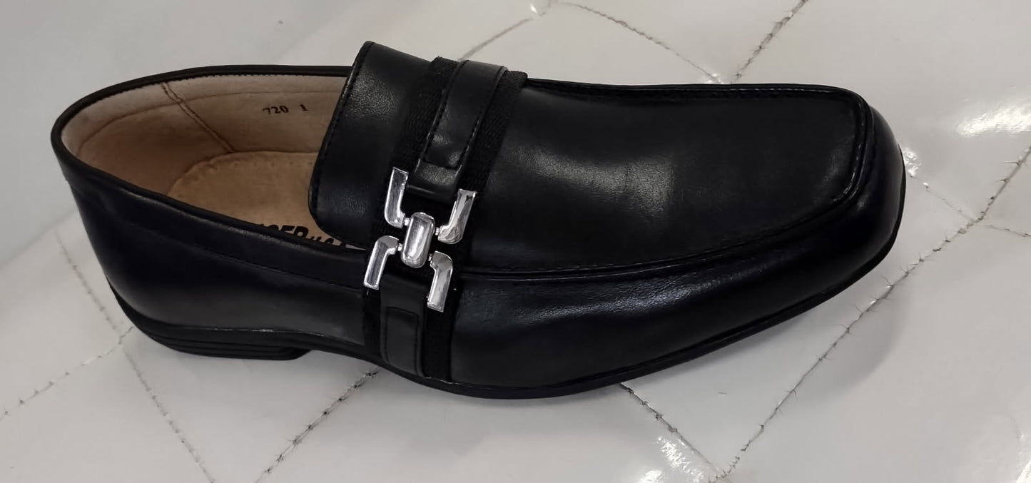 Shoes FG720