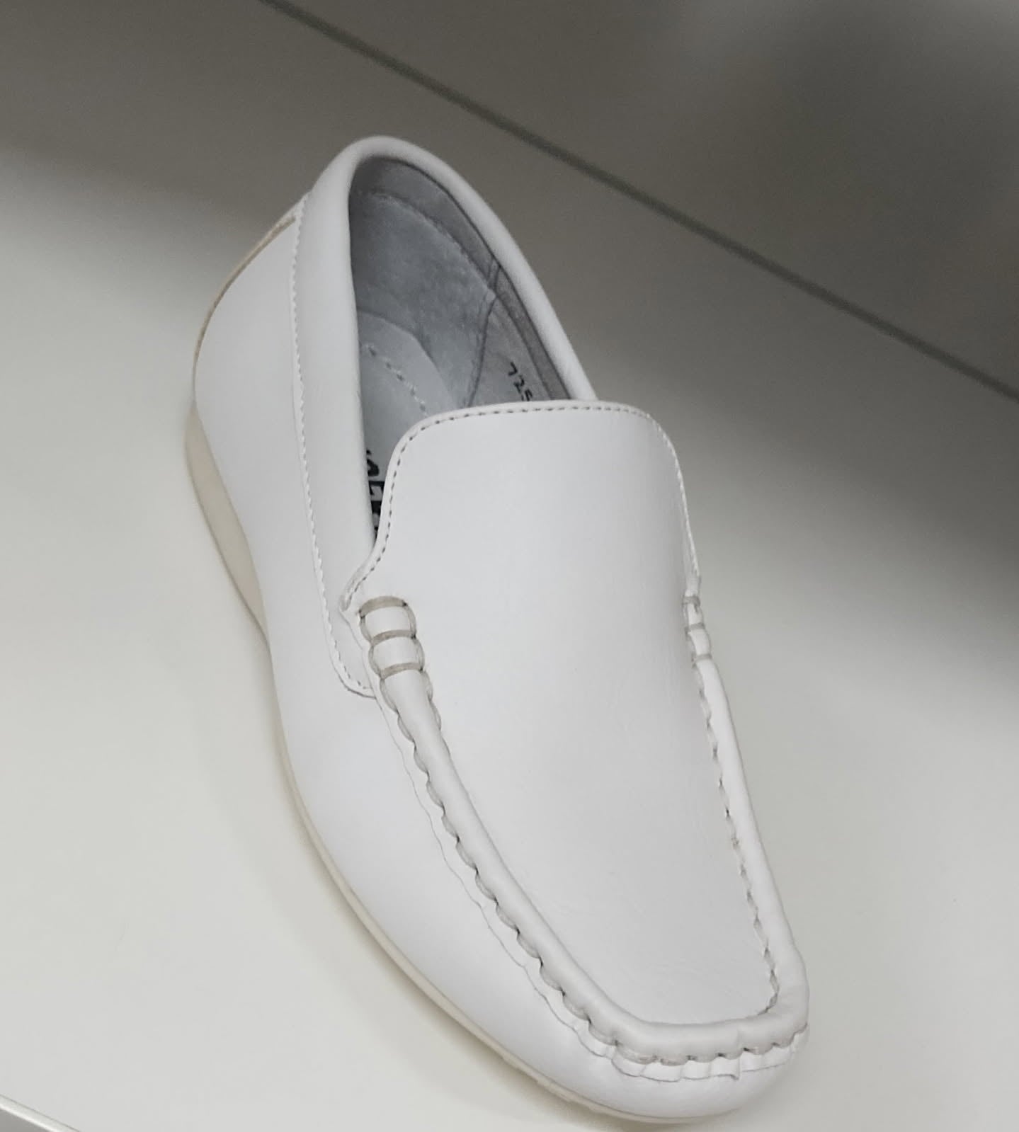 Shoes FG725